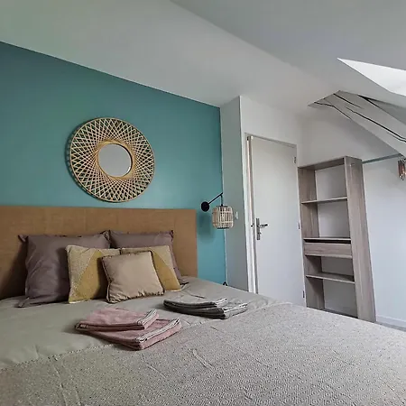 Ac, Queen Bed Vineyards & Nearby Cities